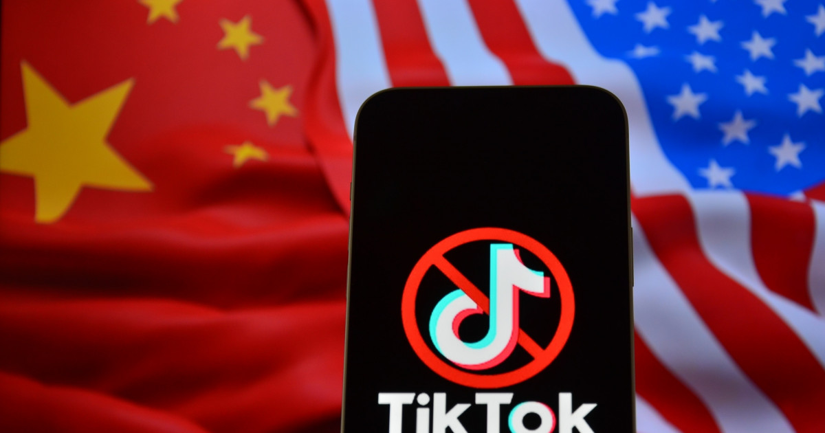 Lupta pentru TikTok: Reprezintă aplicația o amenințare la securitatea națională sau este parte a unei confruntări geopolitice între SUA și China?