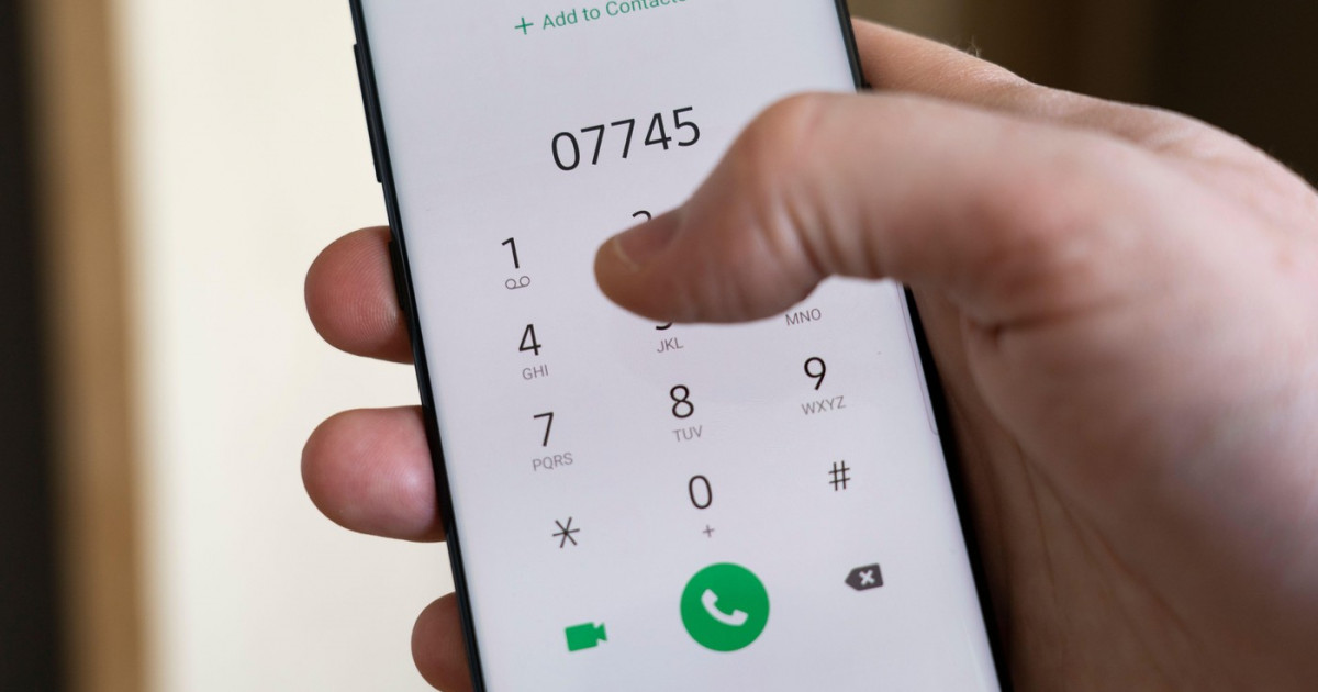 Cum acționează escrocii care încearcă să obțină informații bancare prin telefon. DNSC clarifică natura atacurilor de tip „vishing”
