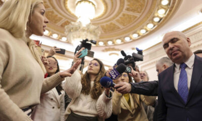 Ilie Bolojan discută despre concedieri la Senat: Din 5 vor rămâne 2. Nu te deranjează să primești un salariu fără a veni la serviciu?