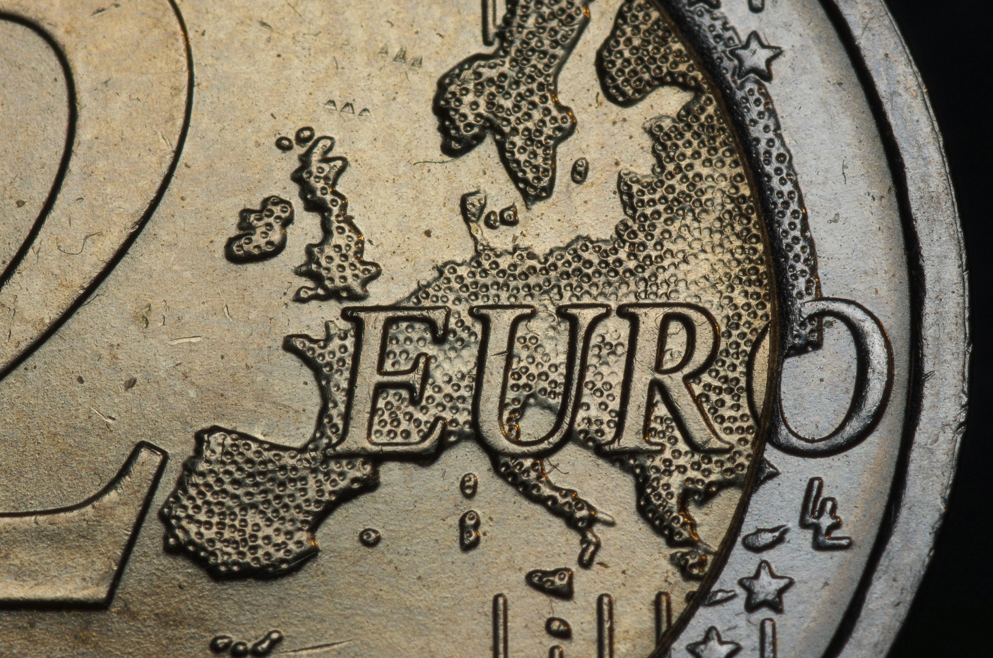 Când vom folosi moneda euro în România? Bulgaria ar putea scăpa de leva anul acesta.