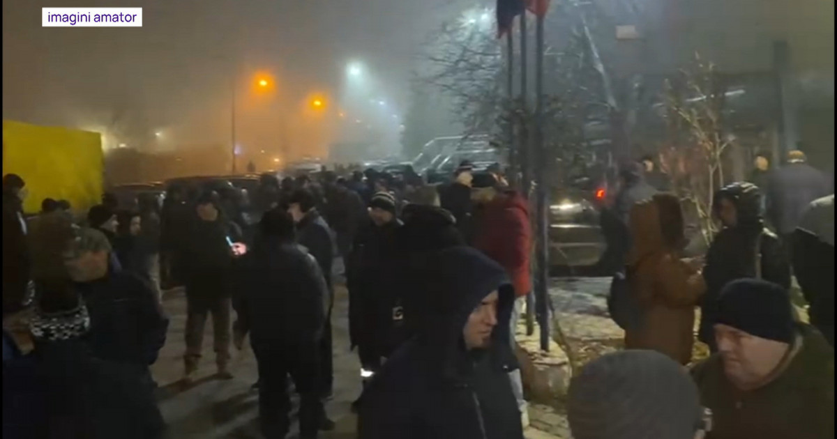 Protest neașteptat al angajaților de la termocentralele din Capitală. Riscul ca bucureștenii să rămână fără apă caldă și căldură este real.