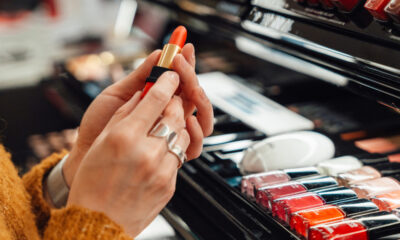 Cosmetice achiziționate din fonduri publice. O primărie din Gorj a investit mii de lei în rujuri, creme și farduri. Primar: „Asta e normalitatea”