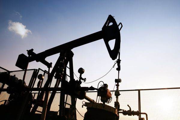 Aramco încheie acorduri preliminare de peste 30 de miliarde de dolari cu firme din Statele Unite.