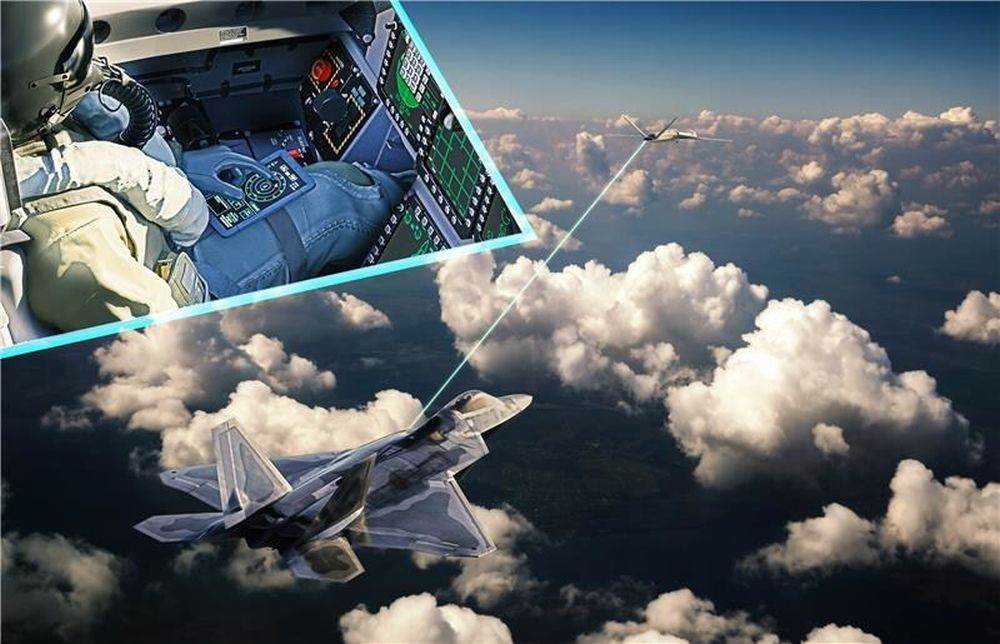 Lockheed Martin a operat un F-22 Raptor pentru a gestiona o dronă în zbor.