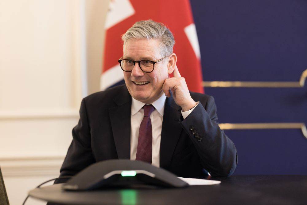 Guvernul britanic a declarat că „doar poporul ucrainean își poate decide viitorul”.