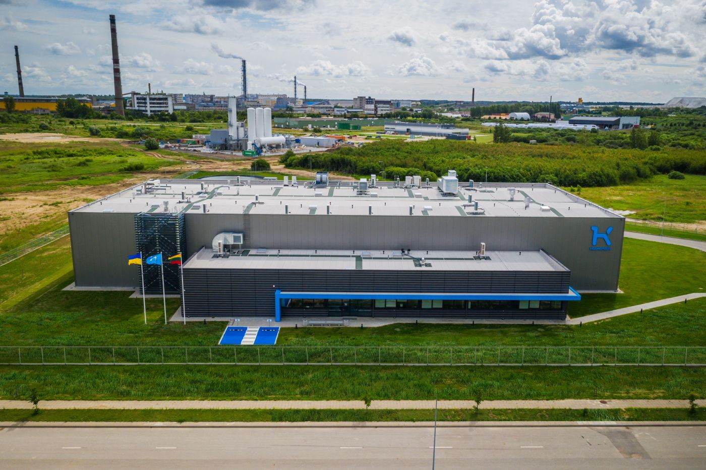 ADVERTORIAL: 3 fabrici, 3 depozite, executanți în Europa. Mod de operare al producătorului de hrană pentru animale Kormotech