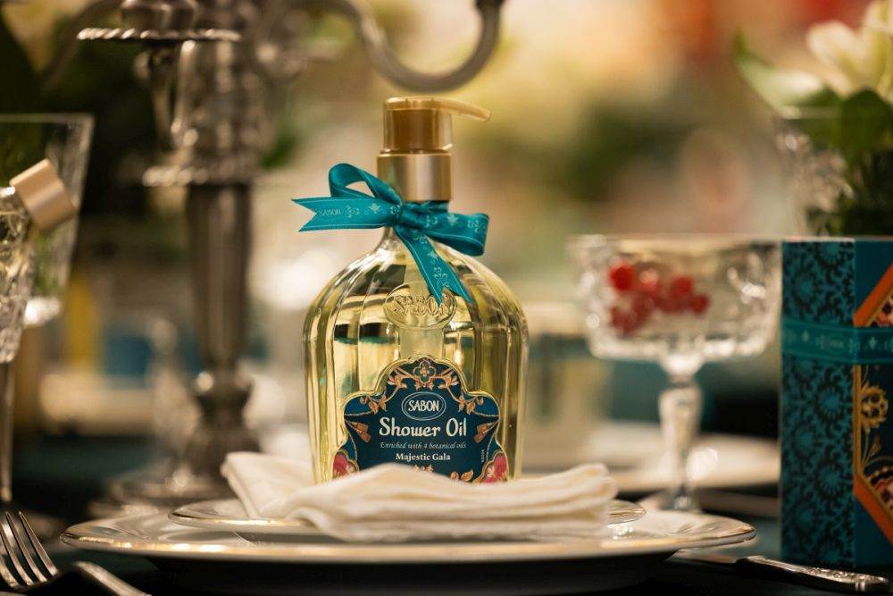 Colecția SABON „The Majestic Gala” – o simfonie olfactivă ce îmbină noblețea, gingășia și emoția.