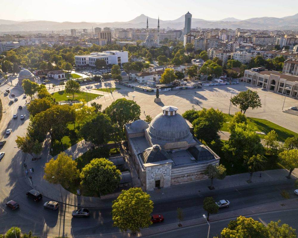 Konya va primi vizitatori pentru Şeb-i Arus: sărbătoarea care atrage anual zeci de mii de oameni.