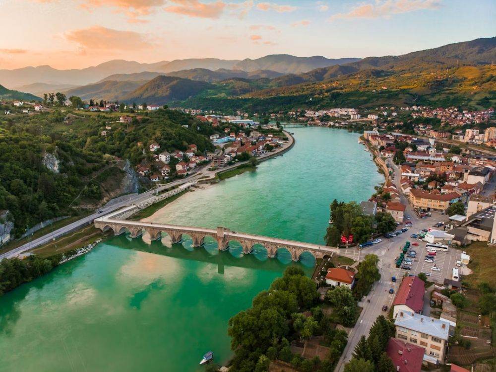 Armata din Bosnia a redirecționat aeronava ce îl transporta pe Ministrul de Externe al Ungariei.