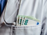 Fost director al Secției de cardiologie de la Spitalul Clinic „Avram Iancu” Oradea, trimis în judecată pentru presupusa primire de mită.