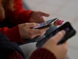 Țările nordice interzic telefoanele în școli pentru a spori atenția elevilor: „Mulți și-au pierdut concentrarea”