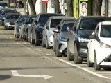 Premieră în România: Curtea de Apel Constanța desființează taxa de 200 lei pentru persoanele care dețin un vehicul, dar nu au loc de parcare.