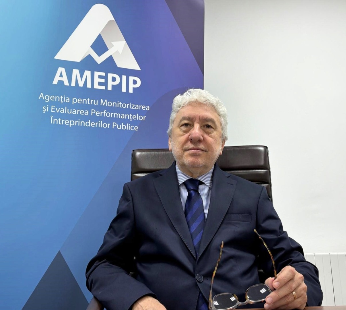 UPDATE: Fostul președinte interimar al AMEPIP, Adrian Mihalcea, a solicitat instanței suspendarea procedurii de selecție a conducerii instituției / Ce reclamă