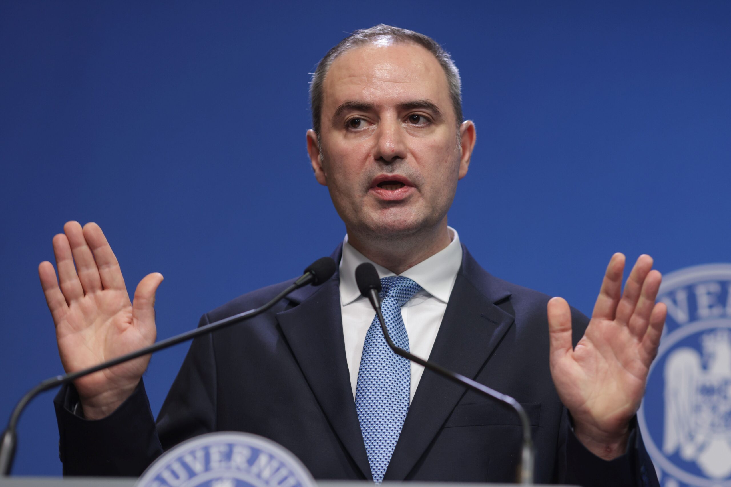 Ministrul de Finanțe, după ce CCR a modificat termenul de pronunțare privind legea taxelor locale: Ne-a trecut glonțul pe la tâmplă.
