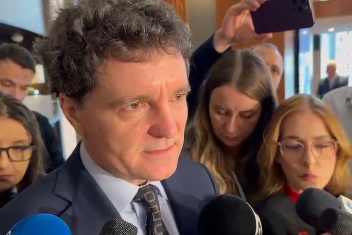 Nicușor Dan, întrebat dacă este sustenabil ca românii să contribuie financiar partidelor pentru a acoperi costul de 450.000 de euro pentru o emisiune TV