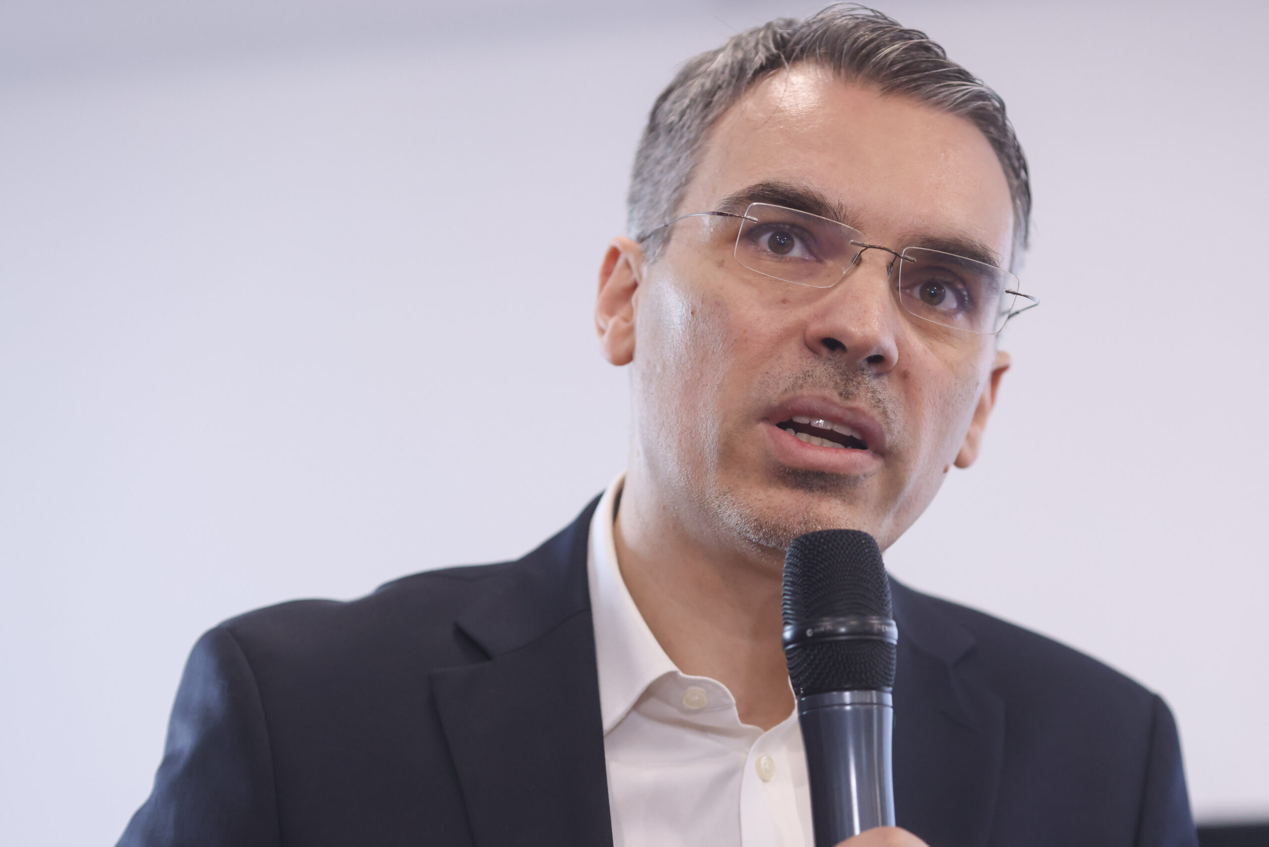 Remus Ștefureac, liderul INSCOP, răspunde indirect lui Cătălin Drulă. Consilierul lui Nicușor Dan afirmă că sunt „sondaje trucate”.