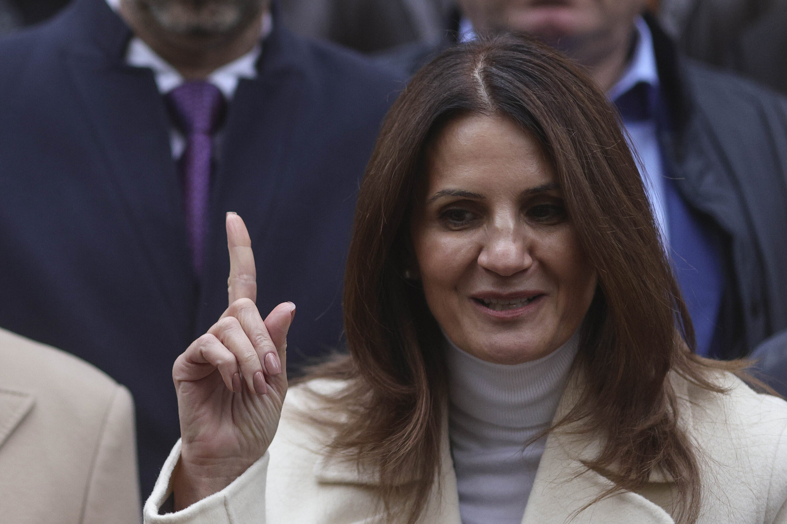Unul dintre fondatorii AUR o critică pe Anca Alexandrescu după ce partidul a cheltuit 450.000 de euro pentru o emisiune de două ore a actualei candidate. „Interes mercantil”