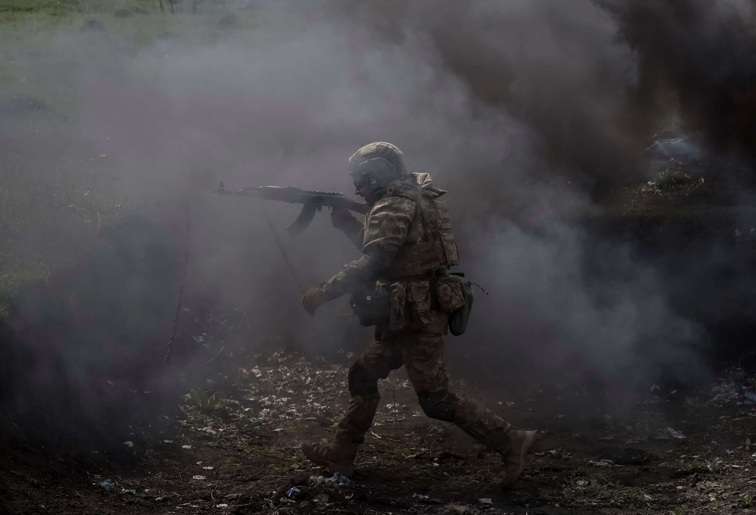 Bătălia pentru Pokrovsk se intensifică, iar analiștii militari avertizează că Ucraina suportă costuri ridicate pe alte fronturi.