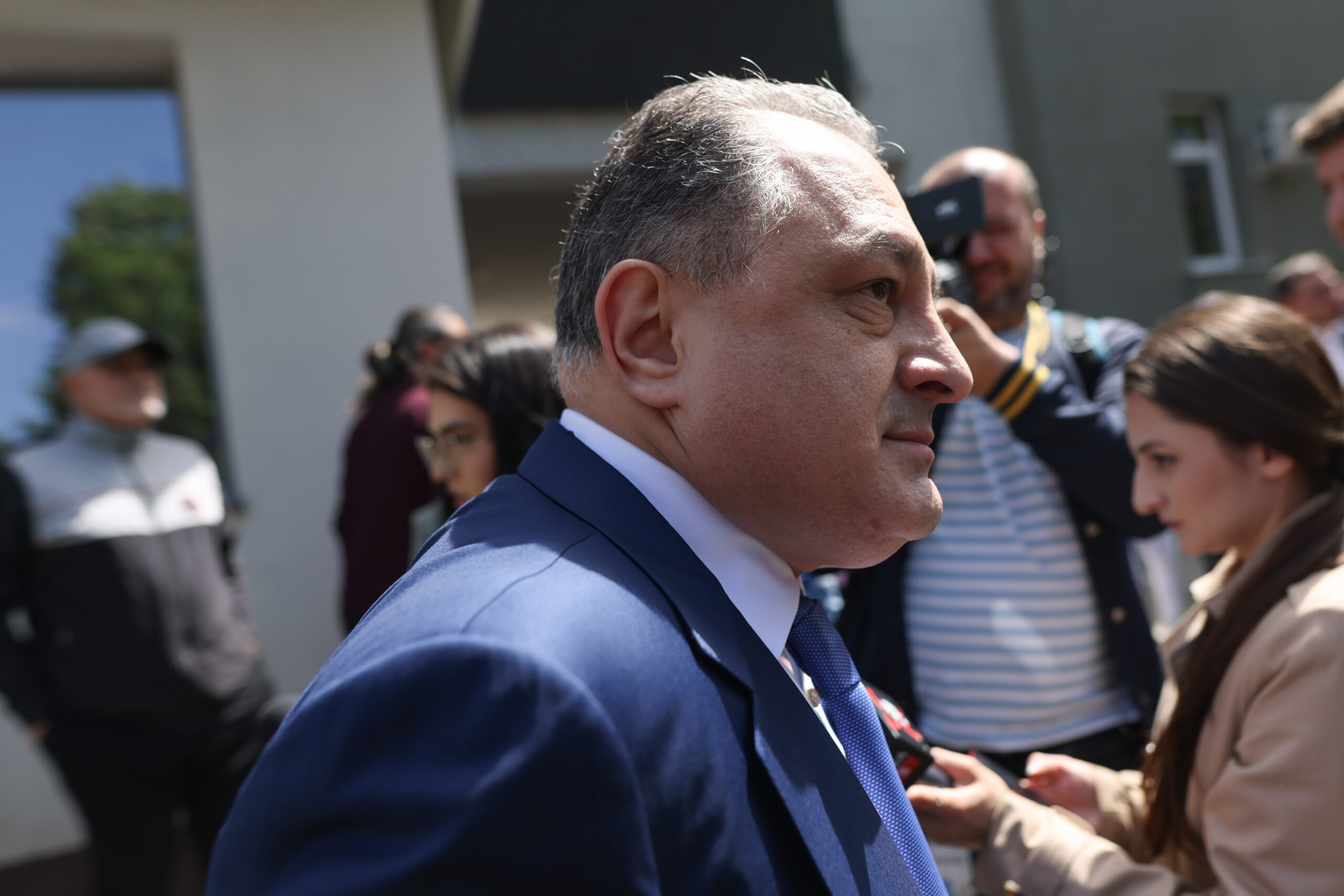 Marian Vanghelie afirmă că femeia care l-a denunțat la Poliție pentru că o urmărea este, de fapt, cea care îl urmărea pe el: „Nu știu ce căuta dânsa, e ceva ciudat”