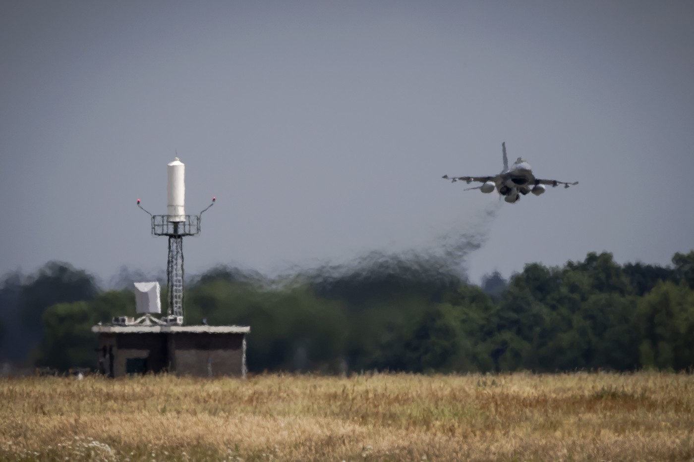 Armata olandeză a încercat să doboare mai multe drone detectate deasupra bazei aeriene Volkel, situată la granița cu Germania.