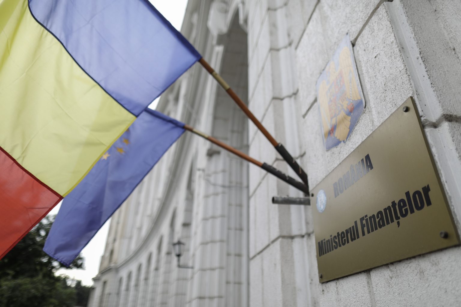 Ministerul Finanțelor contestă afirmația privind scăderea încasărilor din TVA, în ciuda majorării impozitelor. „Luna august prezintă o activitate scăzută”