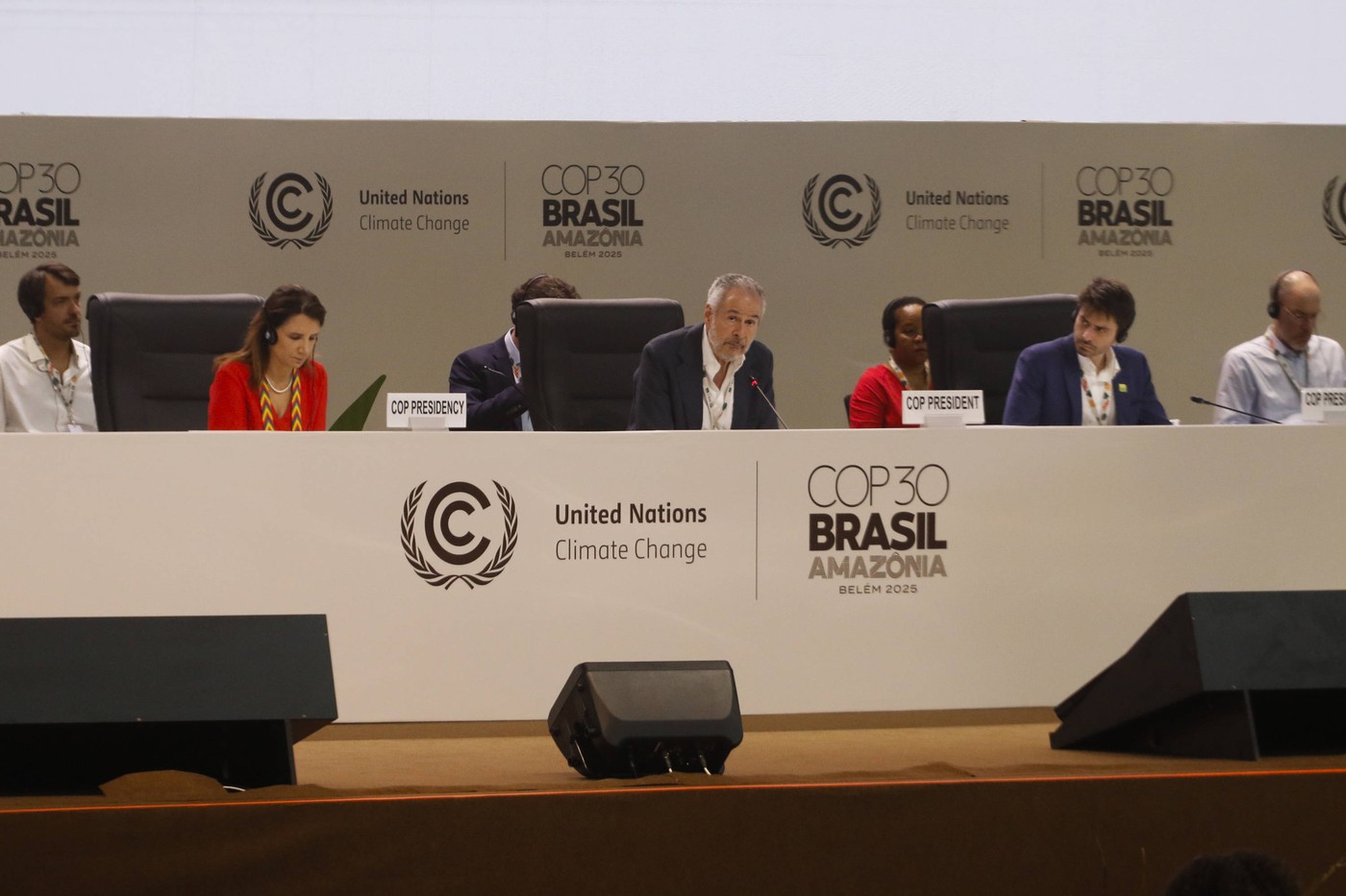Acord la COP30 despre schimbările climatice: Țările în dezvoltare beneficiază de fonduri suplimentare, însă tratatul nu abordează problema combustibililor fosili.