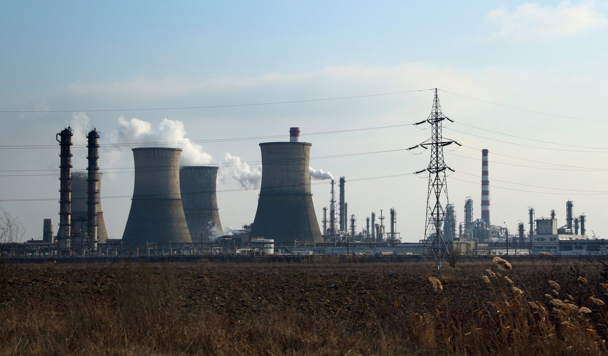Rafinăria Lukoil se află de vineri sub sancțiunile Statelor Unite / Declarațiile lui Nicușor Dan