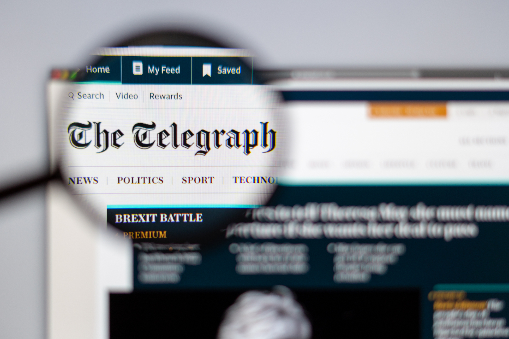 Anunț surpriză: The Telegraph va fi achiziționat de o altă mare publicație britanică / Care va fi prețul reunificării celor două ziare de dreapta