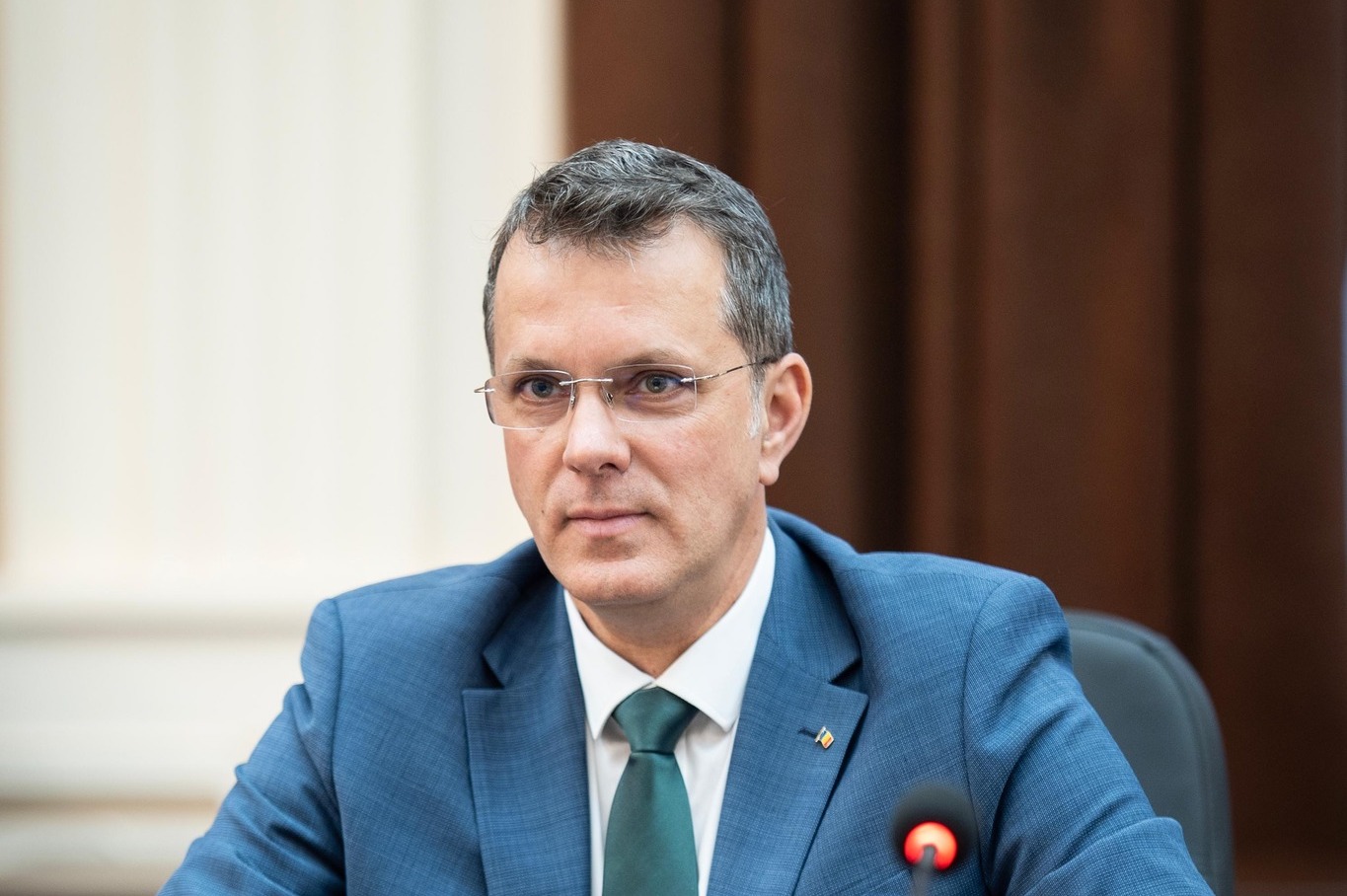 Argumentul lui Ionuț Moșteanu împotriva reducerii cheltuielilor pentru personalul din Armată: „Am putea ajunge să fim vecini cu Putin”