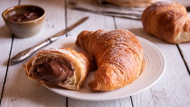 Un bărbat a fost sancționat pentru că nu a declarat la vama elvețiană două croissante consumate în Germania.