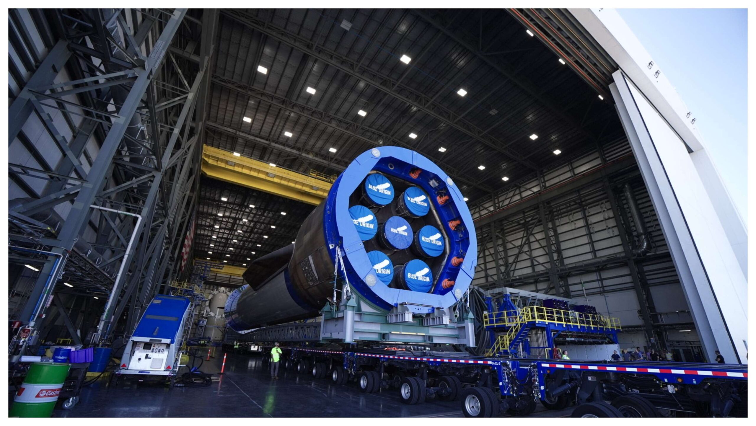 Jeff Bezos rivalizează cu SpaceX. Blue Origin anunță planurile pentru o variantă extinsă a rachetei New Glenn.