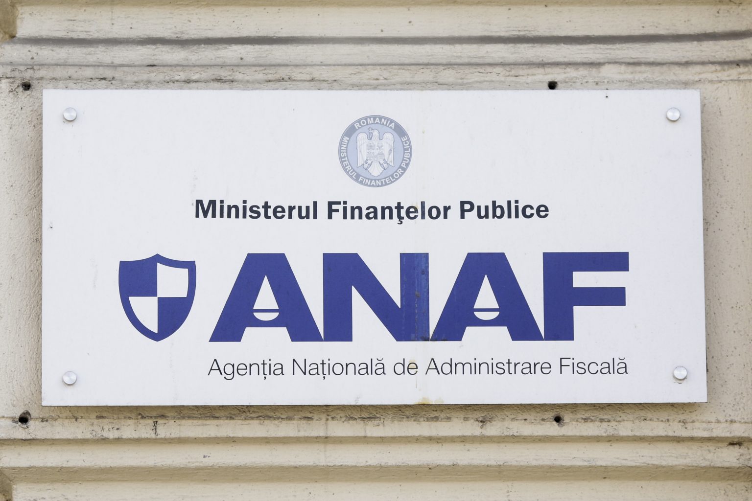 ANAF: 103 de persoane care creează conținut pe platformele pentru adulți, cu venituri nedeclarate de peste 64 milioane de lei