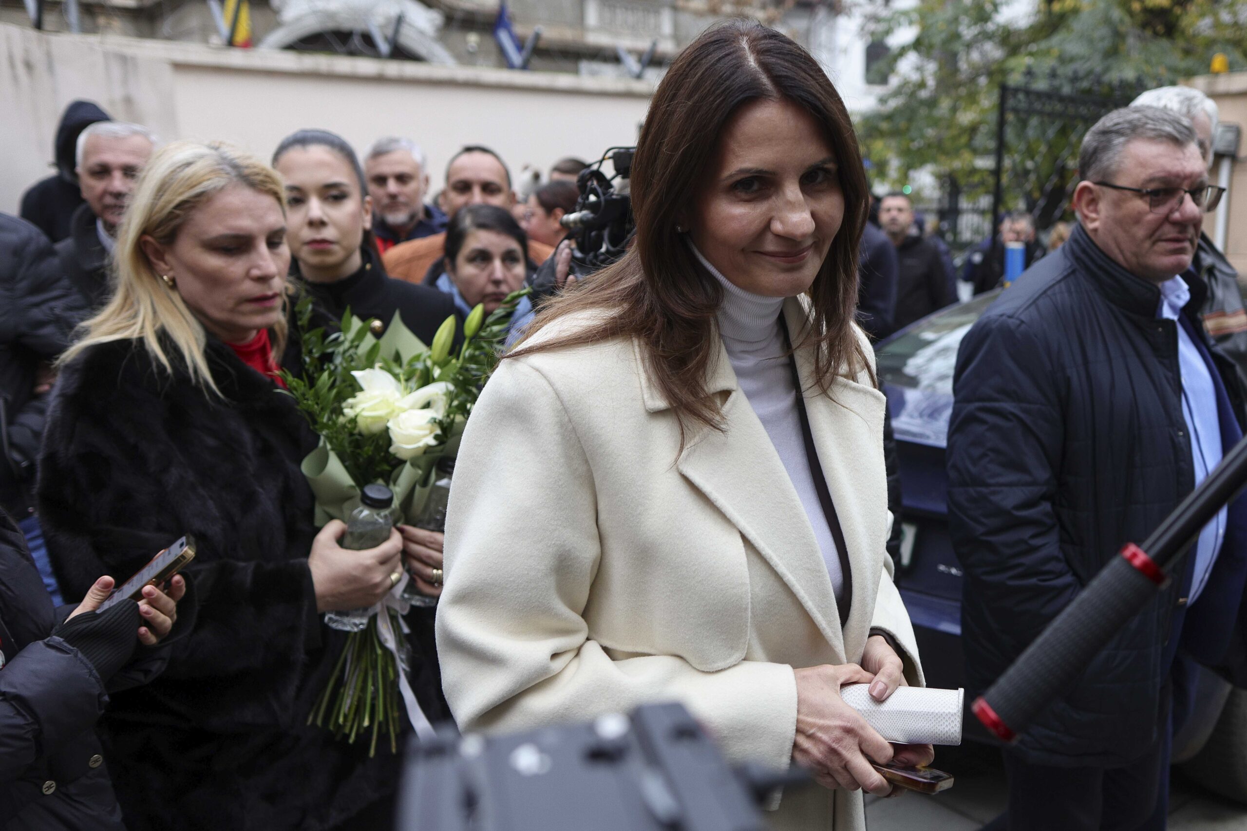 Alegeri locale 2025. Cine este Anca Alexandrescu, moderatoarea TV care a consiliat-o pe Năstase, Ponta, Dăncilă și Dragnea.