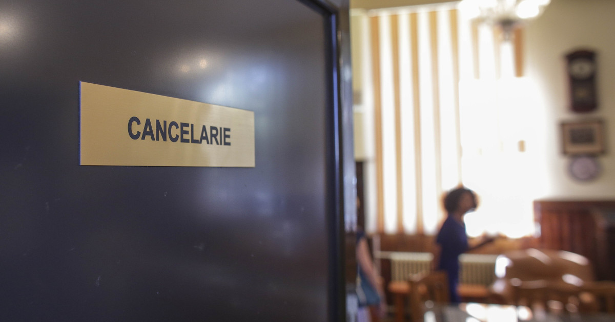 Când vor putea învățătorii să primească prima de carieră didactică. Comunicatul ministrului Educației