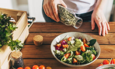Alimentele recomandate de nutriționiști în Postul Crăciunului și riscurile asociate unui regim alimentar inadecvat.
