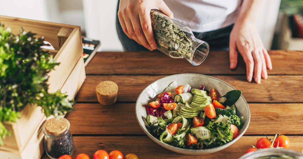 Alimentele recomandate de nutriționiști în Postul Crăciunului și riscurile asociate unui regim alimentar inadecvat.