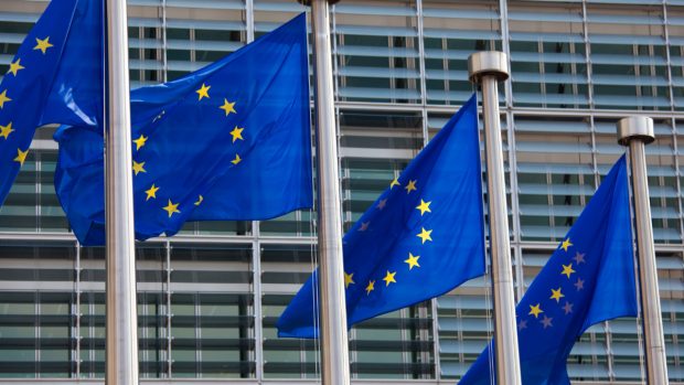 România iese din procedura de deficit excesiv, anunță Comisia Europeană. Alte opt state membre se află în aceeași situație.