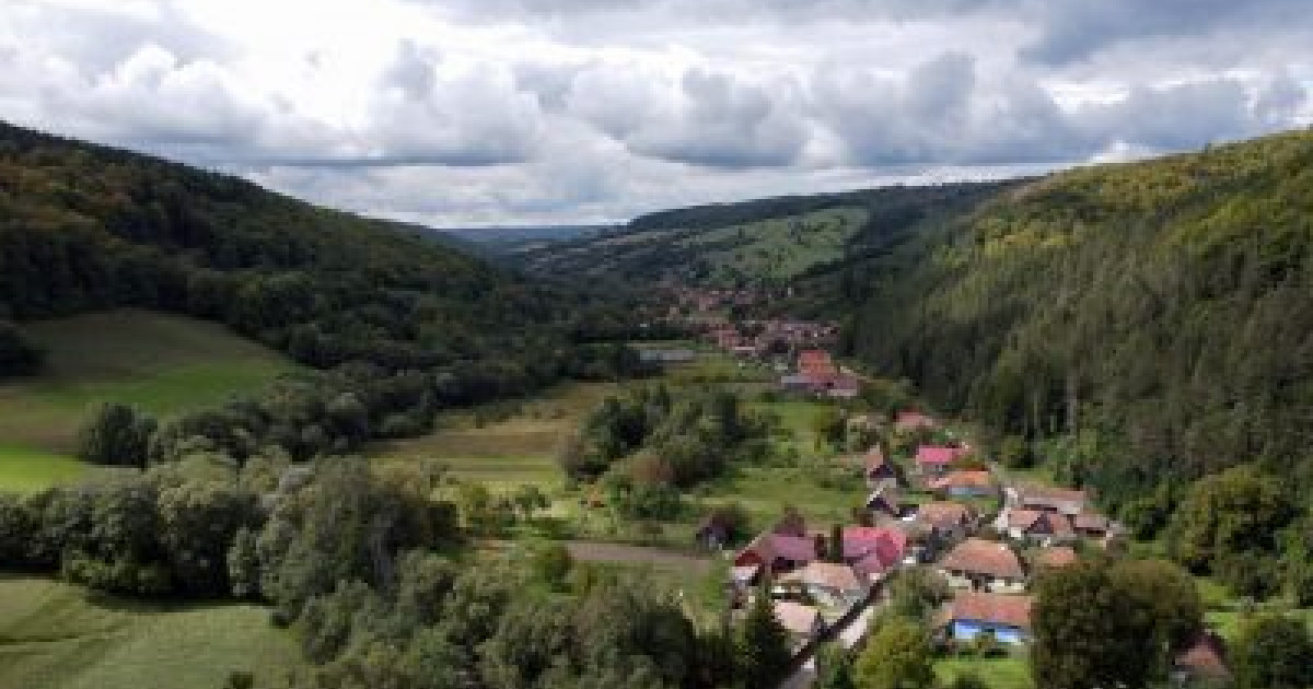 Cum au acumulat primării mici din țară datorii de milioane către stat: „La rectificare ne ofereau fonduri” / „Tariful pentru gestionarea deșeurilor a crescut”