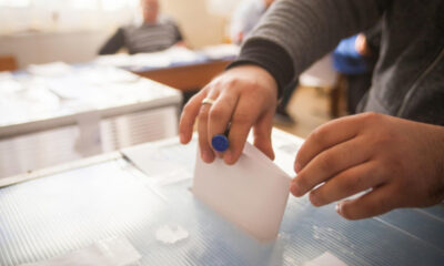 Cum aleg românii în funcție de nivelul de educație: discrepanțe semnificative între votanții cu studii primare și cei cu studii superioare (sondaj)