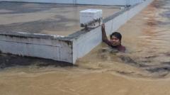 Plouă o dată la 300 de ani în orașul thailandez, iar inundațiile devastatoare afectează Asia de Sud-Est.