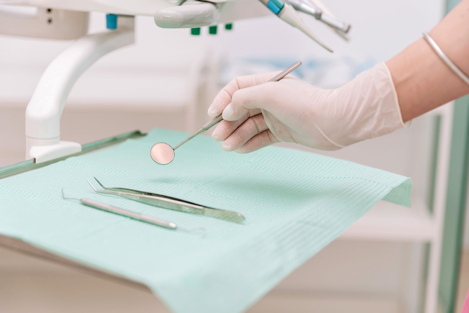 Când trebuie să își ducă copiii la dentist? Informații de la președinta asociației stomatologilor pediatri din România.
