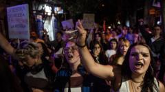 Parlamentul italian votează în unanimitate pentru a transforma femicidul într-o infracțiune.