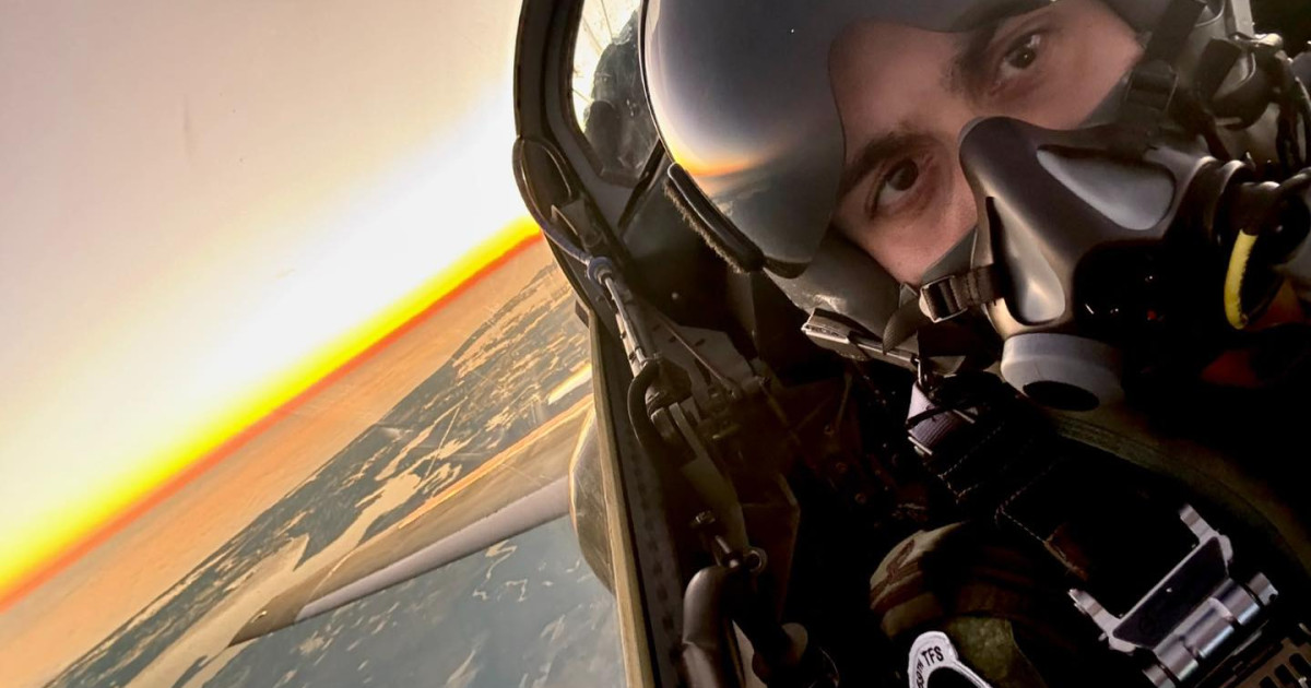 Cel mai tânăr instructor pentru viitorii piloţi NATO, detaşat în SUA, este român. „Când vine vorba de zbor, vorbim cu toţii aceeaşi limbă.”