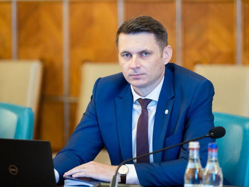 Liderul Senatului: „Dacă România, cu implicarea tuturor instituțiilor sale, va reuși să adopte o lege a pensiilor magistraților până la sfârșitul anului, fondurile din PNRR pot fi salvate”
