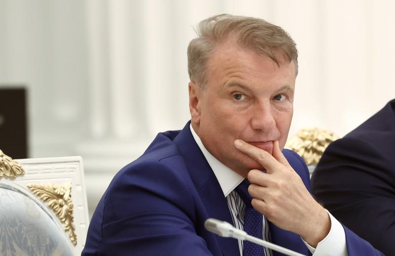 Cea mai mare bancă de stat din Rusia concediază 20% din angajați cu ajutorul AI, „o jucărie extrem de scumpă”, dar Putin are o altă opinie.