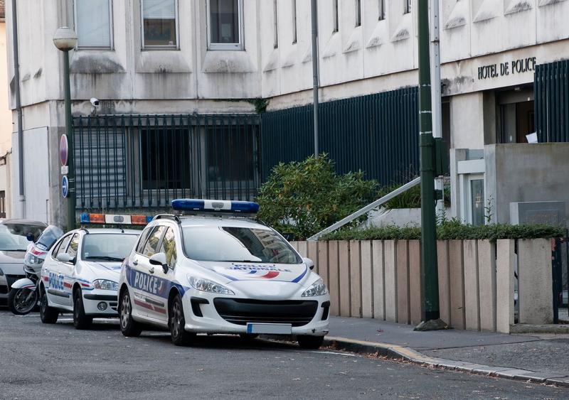 Trei indivizi reținuți în Franța, într-un caz privind acuzații de spionaj pentru Rusia și propagandă de război.