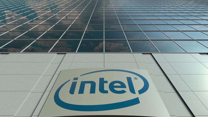 Cel mai mare producător de cipuri la nivel mondial a intentat proces fostului său director care a trecut la Intel, în ciuda anunțului de pensionare. Ce suspiciuni există?