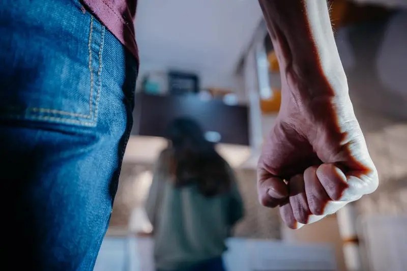 Nouă reglementare pentru ordinele de protecție a victimelor violenței domestice. Ce stipulează legislația aprobată de Camera Deputaților.