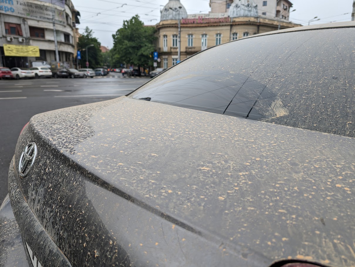 Nori de praf saharian peste România în weekend. ANM oferă detalii despre zonele afectate.