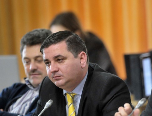 Marius Isăilă, fost senator, acuzat de tentativă de mită de 1 milion de euro adresată ministrului Apărării, a fost eliberat din arest și plasat sub control judiciar.